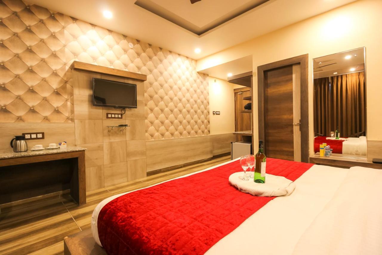 Hotel King Castle Νταραμσάλα Εξωτερικό φωτογραφία